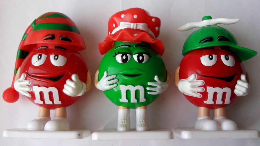 M c m su. M&M игрушки. Мягкая игрушка m m's. M MS фигурки. Фигурка m&m.