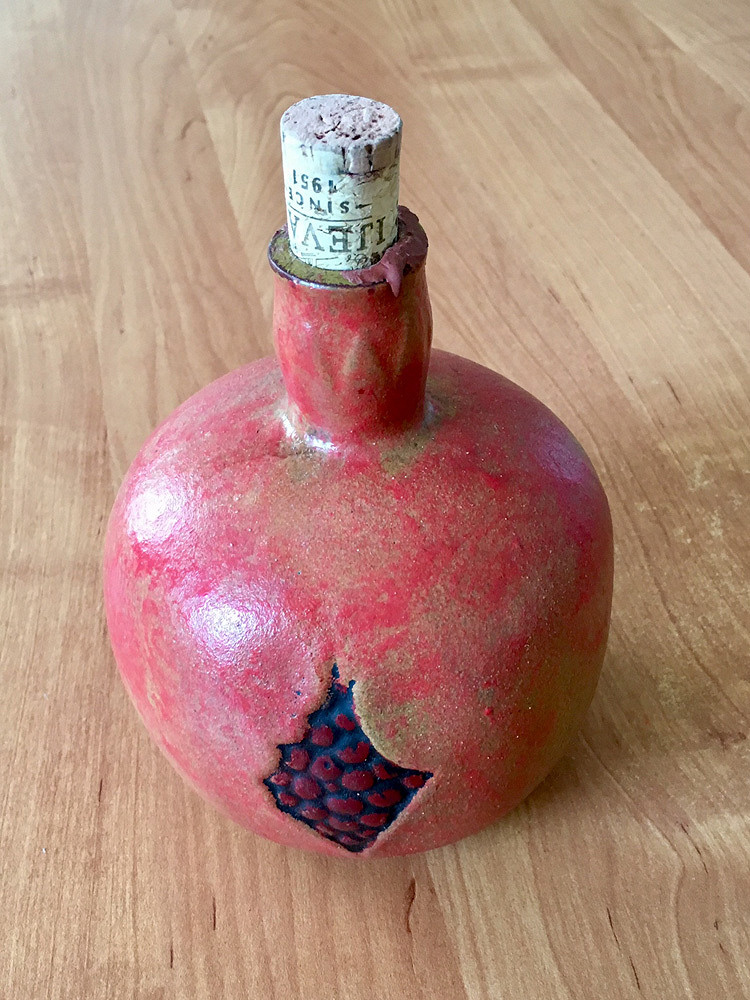 армянское вино из граната pomegranate. вазы в виде граната. гранатовая бутылка. Isabey nar pomegranate гранат бутылка. вино гранатовое армения ереван.