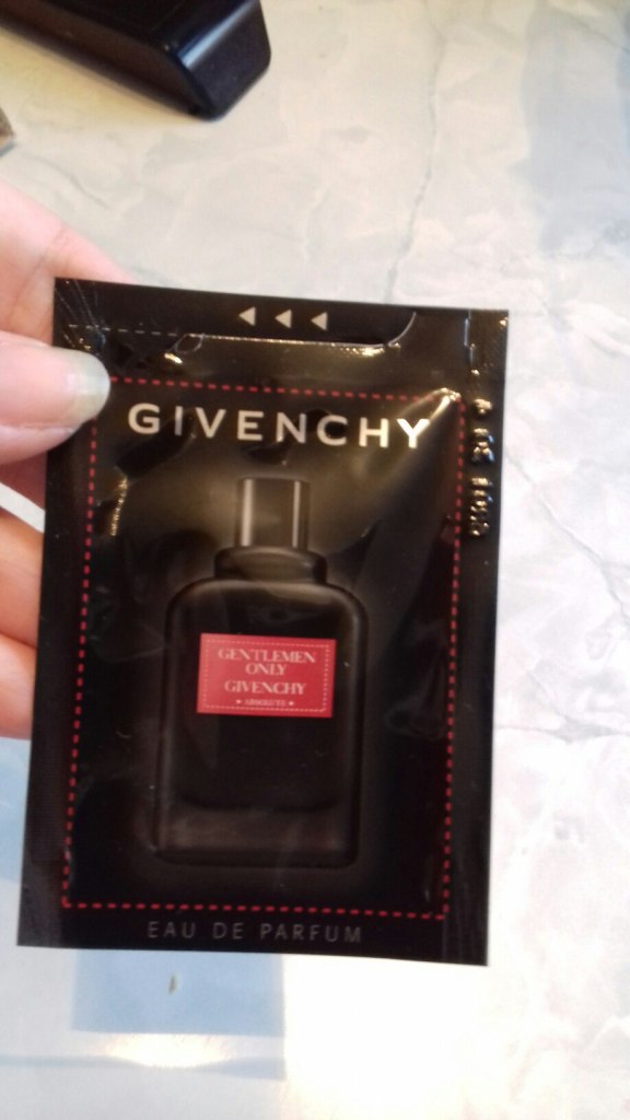 Пробники мужских духов. Набор тестеров духов. Орифлэйм пробник духи. Духи пробники. Пробники парфюмерии мужской.