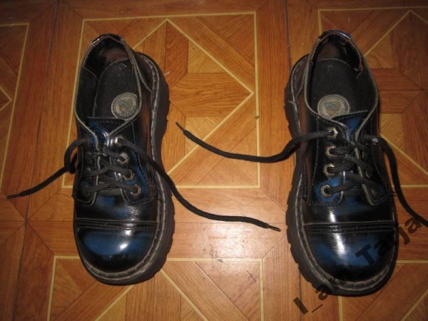Подошва т. Гриндерс 90х ботинки. Grinders из 2000. Grinders полуботинки. Гриндерсы в 90-е.
