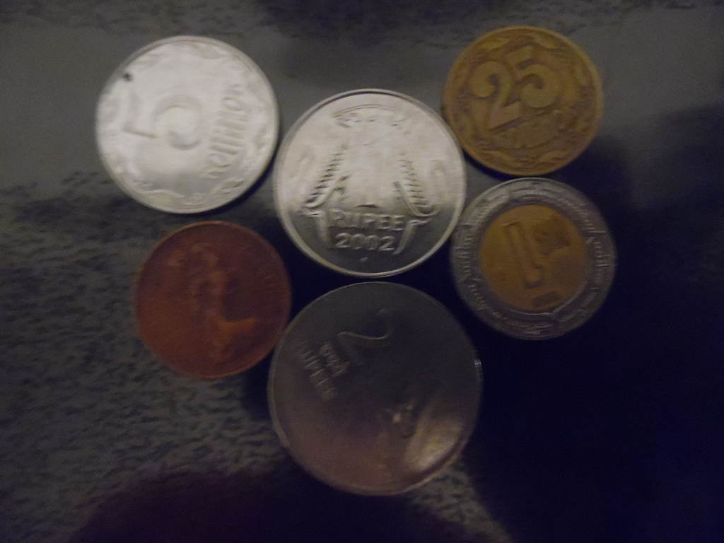 Даны 4 монеты