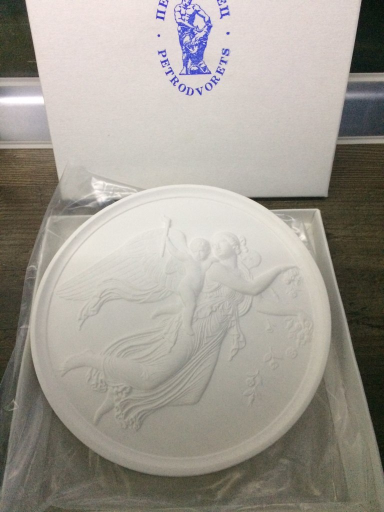 Даром петергоф. Колоннады и каскад в петергофе воронихин. Мебель даром диваны красноярске. Красавец петергоф. Тарелка с вензелем а2 из фермерского дворца в петергофе.