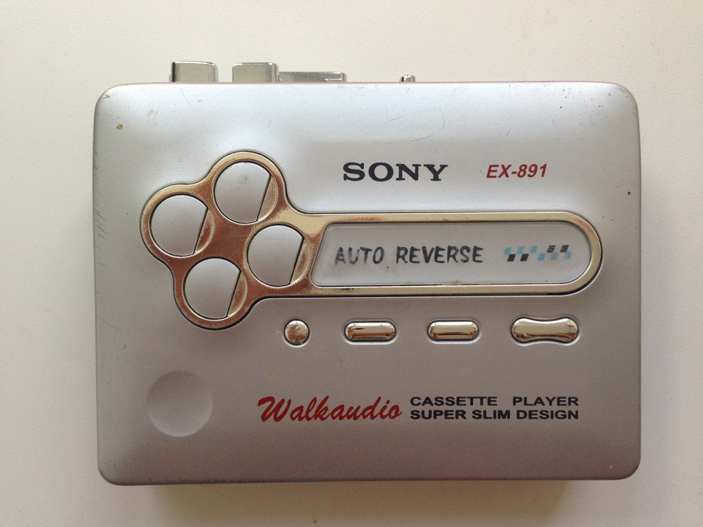 Sony walkman кассетный купить. Sony Walkman кассетный. Кассетный плеер Волкман. Кассетный плеер сони Walkman. Sony Walkman кассетный плеер с реверсом.