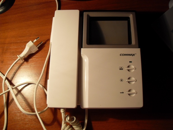 Видеодомофон Commax DPV-4HP в дар (Москва). Дарудар
