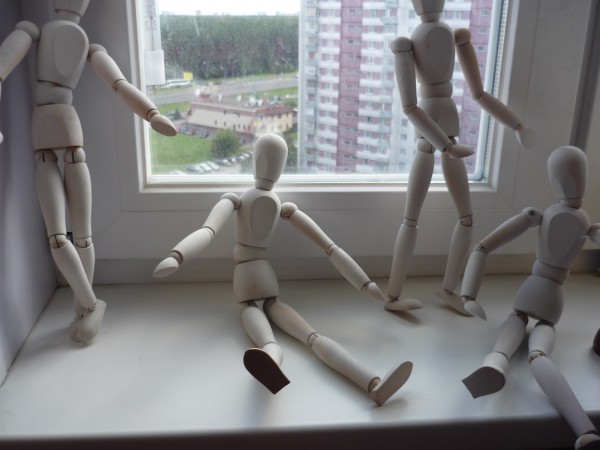 деревянная кукла гестальта икеа. фигурка деревянная. плоские деревянные фигурки. фигурка человека паука тома холланда. хотели бы вы делать из людей игрушки.