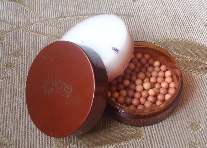 Avon glow. Эйвон румяна Light Bronze. Румяна-шарики. Лореаль румяна шарики. Румяна для лица bronalag Pearis.