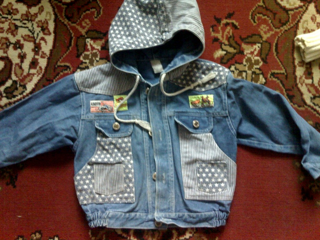 куртка ребенку из взрослой куртки. детские джинсовки для мальчиков. старые детские куртки. джинсовая куртка для мальчика. куртки детские демисезонные.
