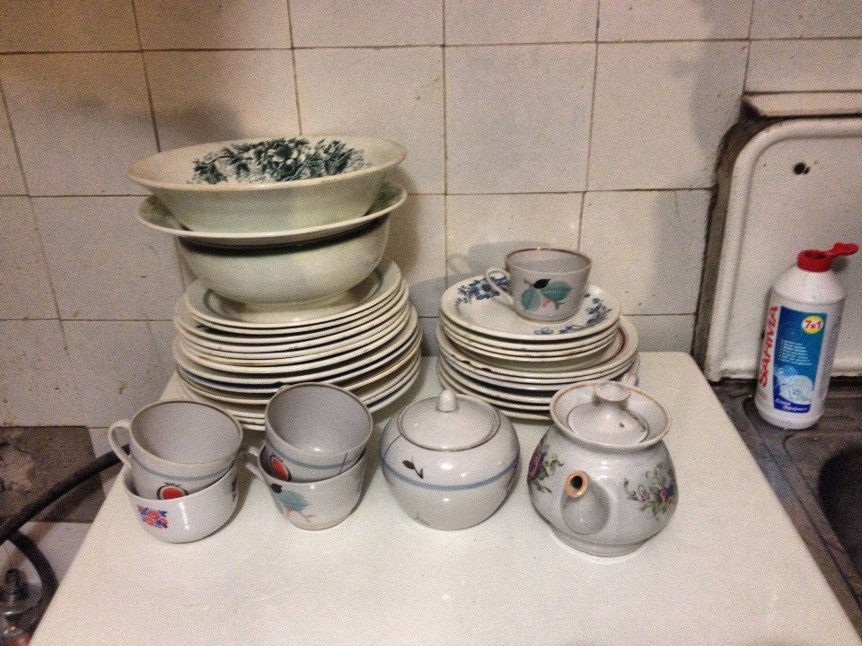 Брать посуду можно. Старая посуда. Советская посуда. Посуда советских времен. Советские тарелки.