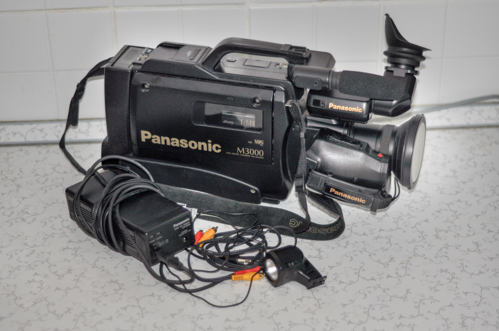 камера панасоник 3000. видеокамера 3000. Panasonic vhs nv-m3000. Panasonic nv-m3000. м3000 panasonic.