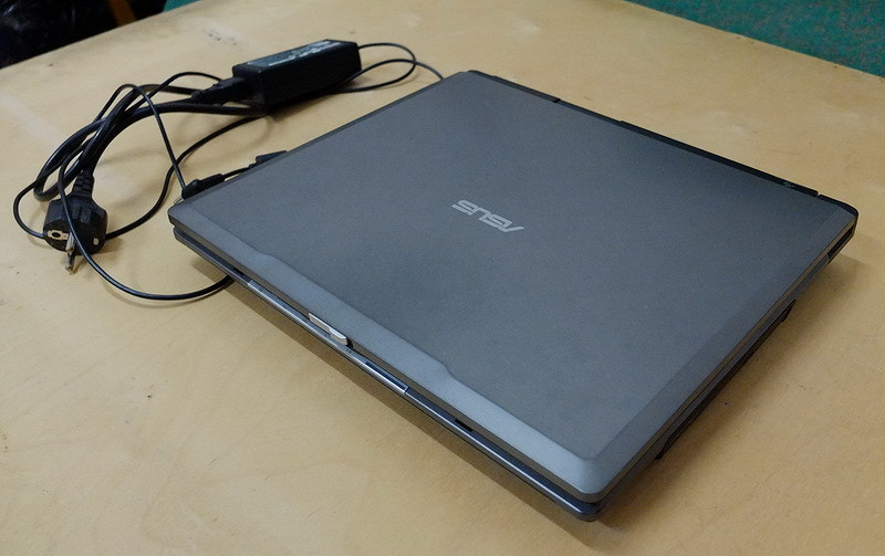 Можно на ноутбуке на озон. Ноутбук на запчасти ASUS a553sa. Запчасти для ноутбука ASUS. Raptor x92 ноутбук. Купить эсезде на ноут.