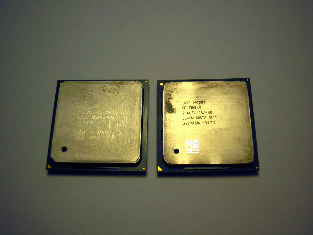 Старые интел. Процессор Intel 2l64321. Интел пентиум старый процессор. Процессор Intel Pentium 2. Intel Celeron 2.0 ГГЦ.