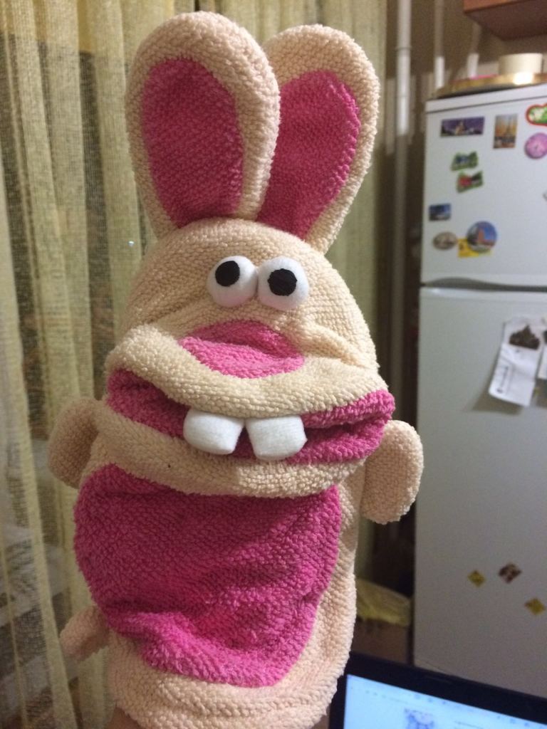 Мочалка зайчик. Мочалка заяц. Мочалка игрушка Зайка. Мочалка розовая с зайчиком для детей. Вехотка заяц.
