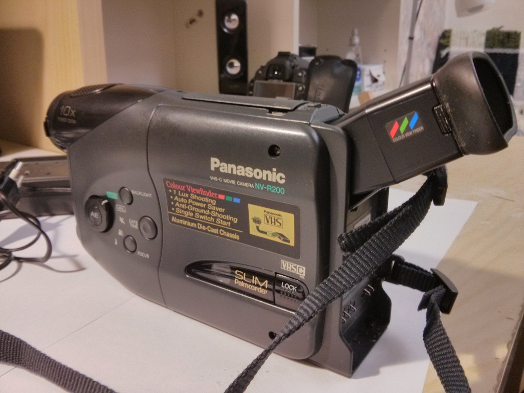 VHS-C камера Panasonic NV-R200 в дар (Москва). Дарудар