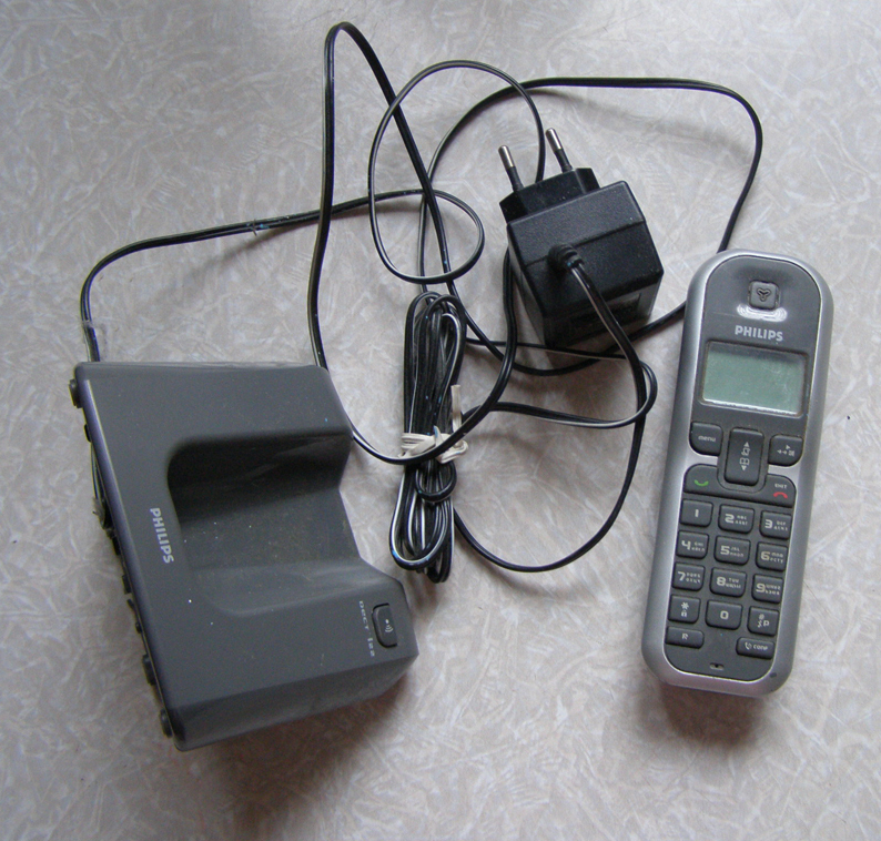 Б филипс. Телефон Philips Genie 2000. Филипс мобильник 1996. Philips телефон с антенной. Philips сд330.