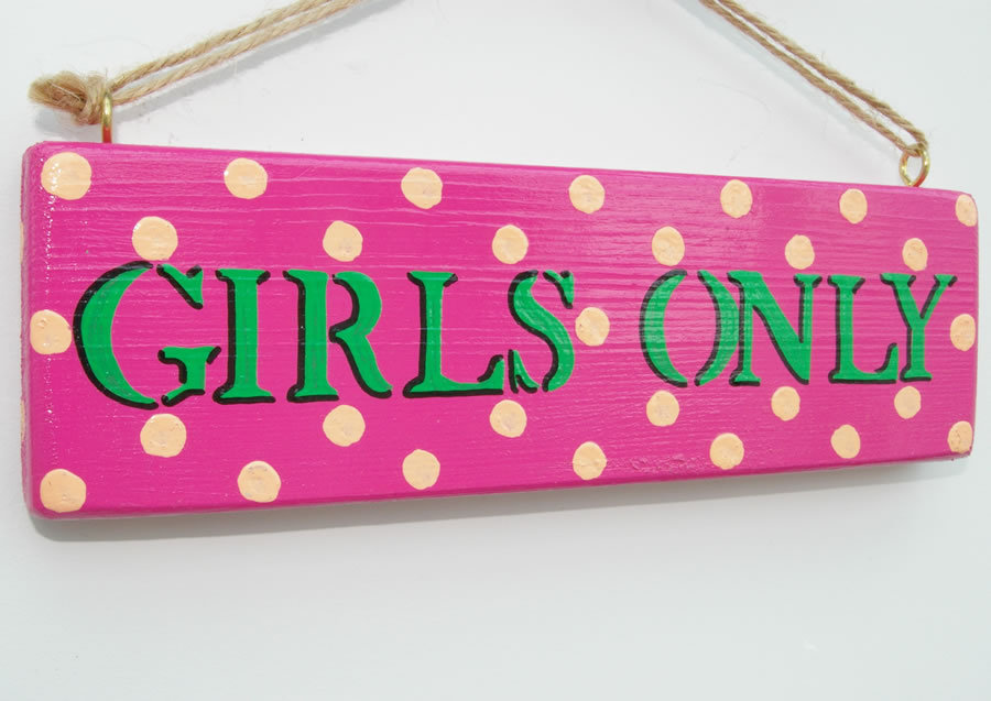 Онли май герл перевод. Girls only уникум. Онли май герл перевод. Girls only детский. Girls only детский.