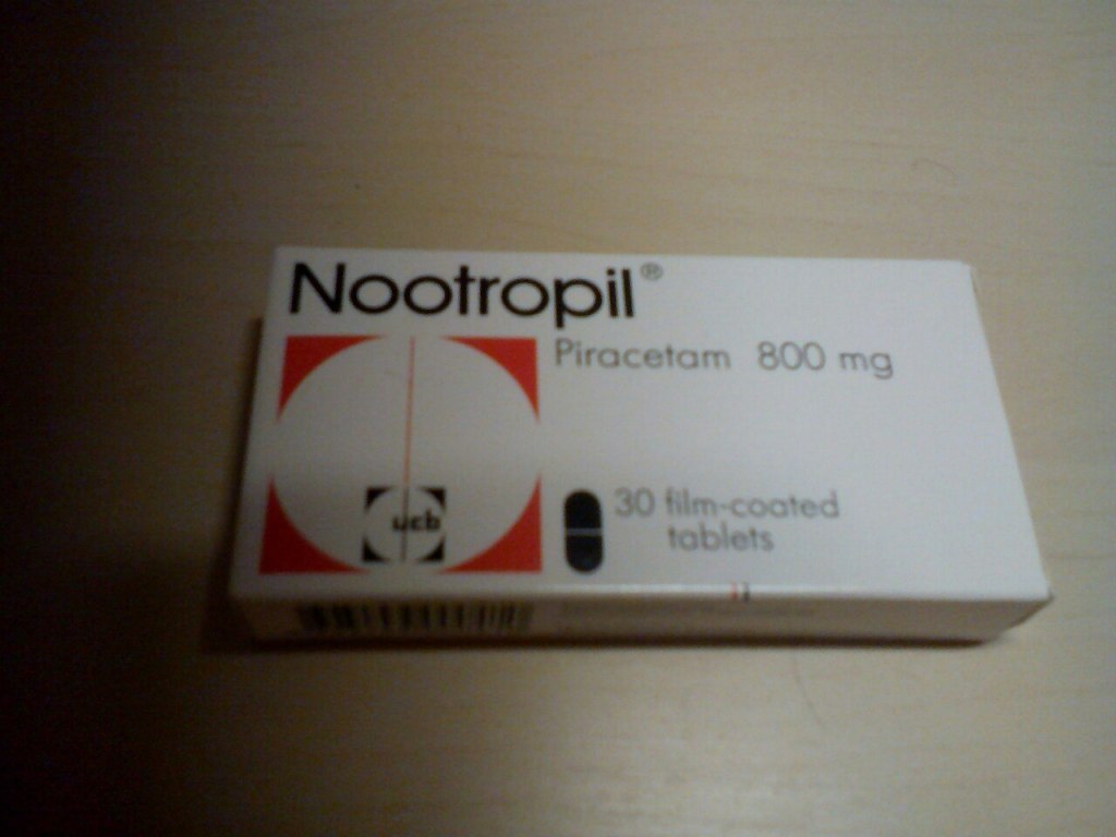 Ноотропил капсулы. Ноотропил таблетки 800 мг. Ноотропил пирацетам 800мг. Пирацетам таблетки 800мг. Ноотроп.