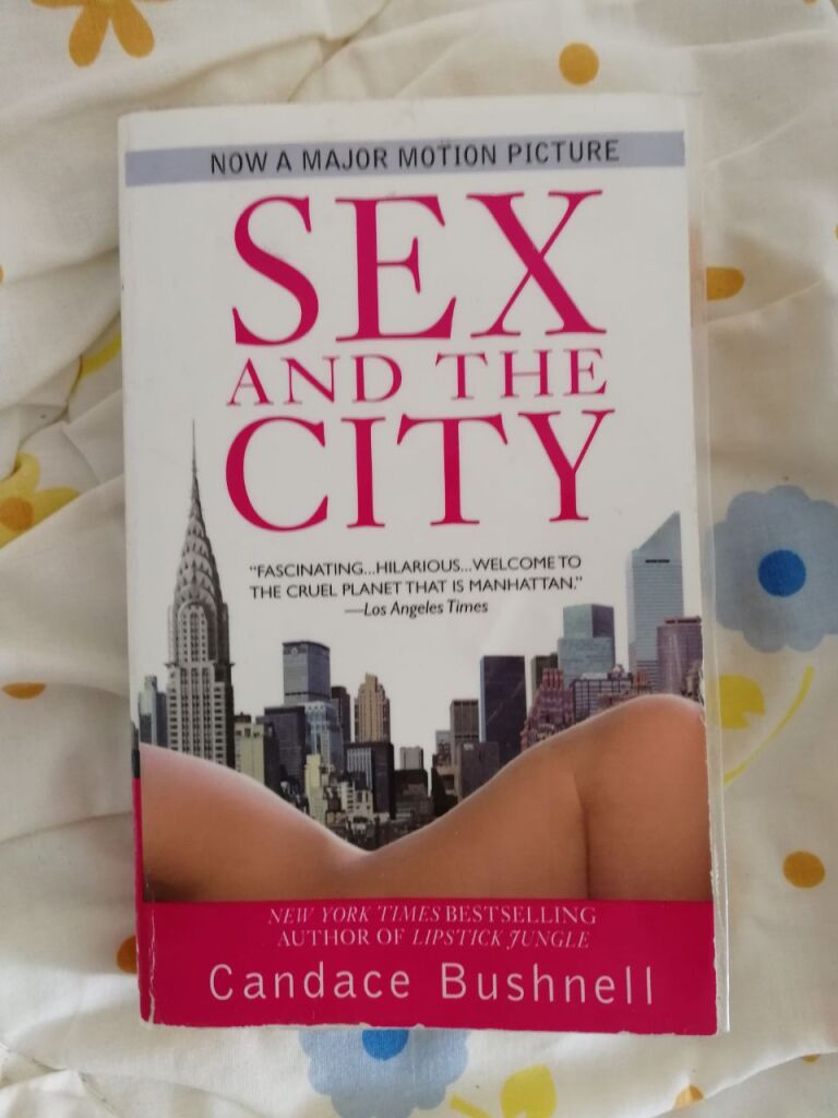 Книга на английском «Sex and the city» в дар (Санкт-Петербург). Дарудар