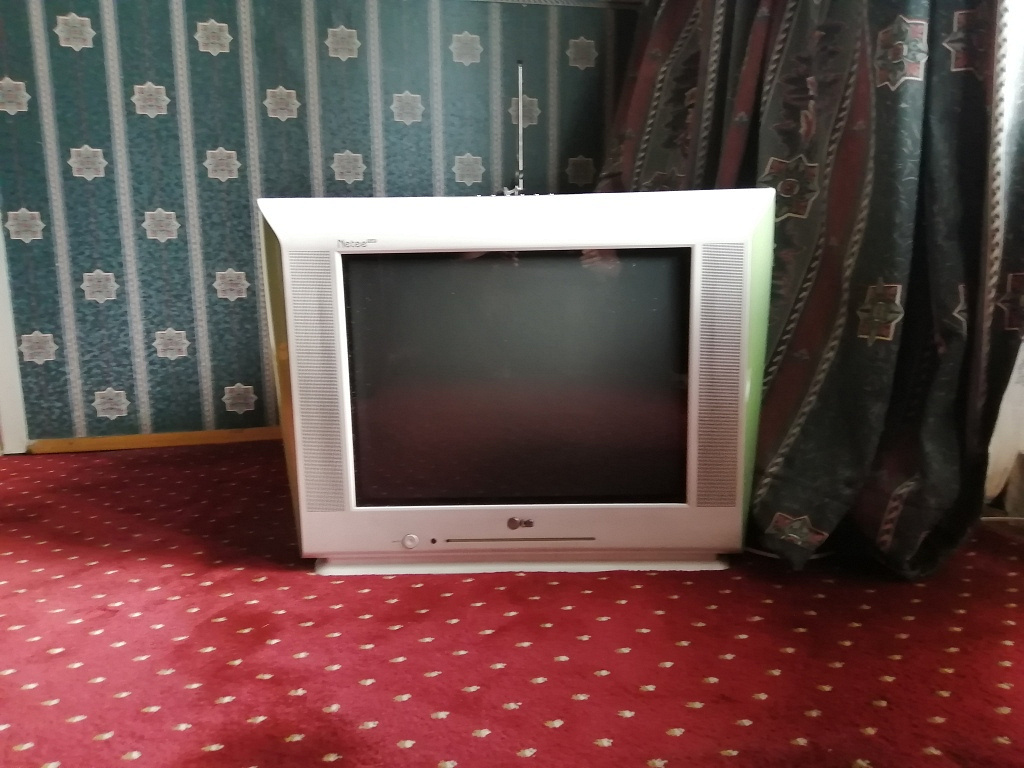 Телевизор LG 2003 года в дар (Химки). Дарудар