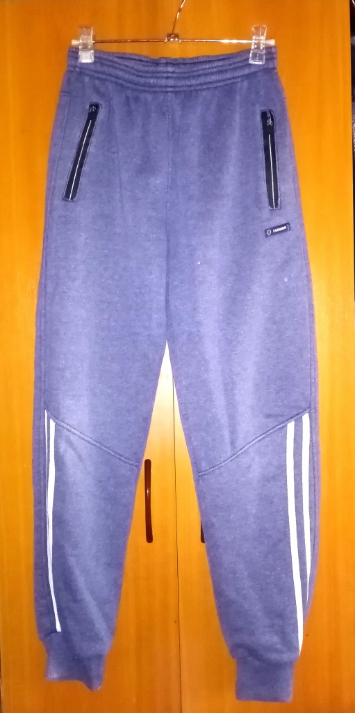 Штаны подростковые спортивные утеплённые. в дар (Новосибирск). Дарудар