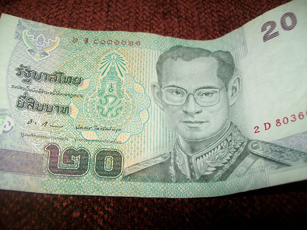 60 бат в рублях. 20 Бат Тайланд. Купюра 20 тайский бат. Валюта Тайланда 20 бат.