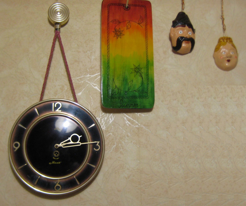 часы кварц маяк с барометром. карболит. часы маяк 1965 настенные. часы механические настенные маяк. часы маяк 1965 настенные.