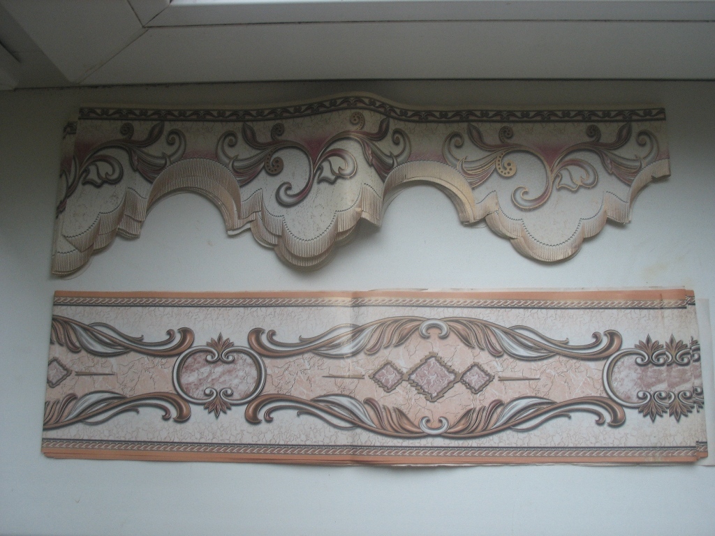 теневой плинтус для потолка. потолочный бордюр бумажный. бордюр на стену. декоративный бордюр для стен. потолочный плинтус для натяжных потолков.