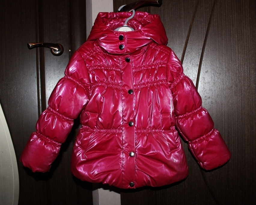Авито куртка для девочки. Красивые куртки для девочек. Девочка в красной куртке. Красный куртка детский для девочке.