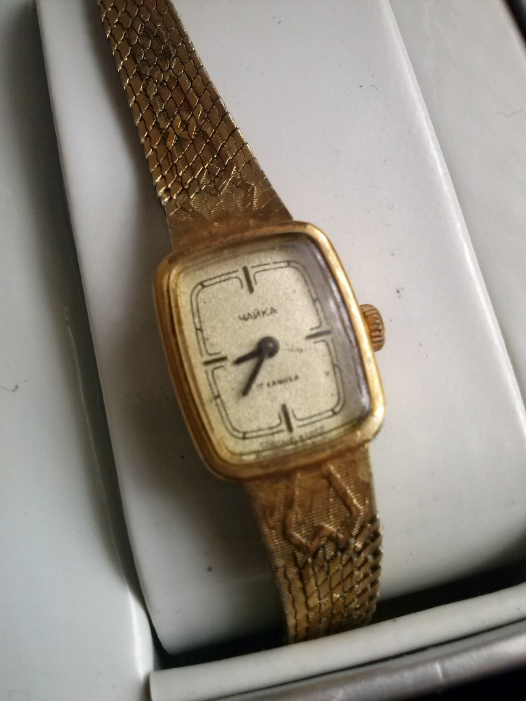 Часы наручные женские золотые с браслетом чайка