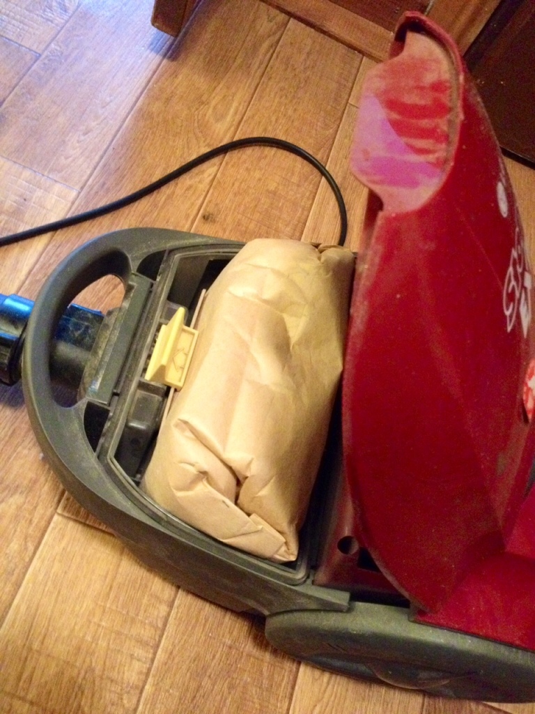 Пылесос - купить в Новороссийске, цена 3 000 руб., продано 10 мая 2023 - Пылесос