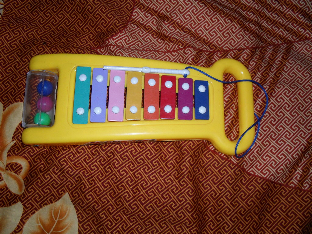 Включить песню игрушка. Музыкальная игрушка. Музыкальные игрушки название. Музыкальные игрушки с большими кнопками. Музыкальные игрушки из 2000.