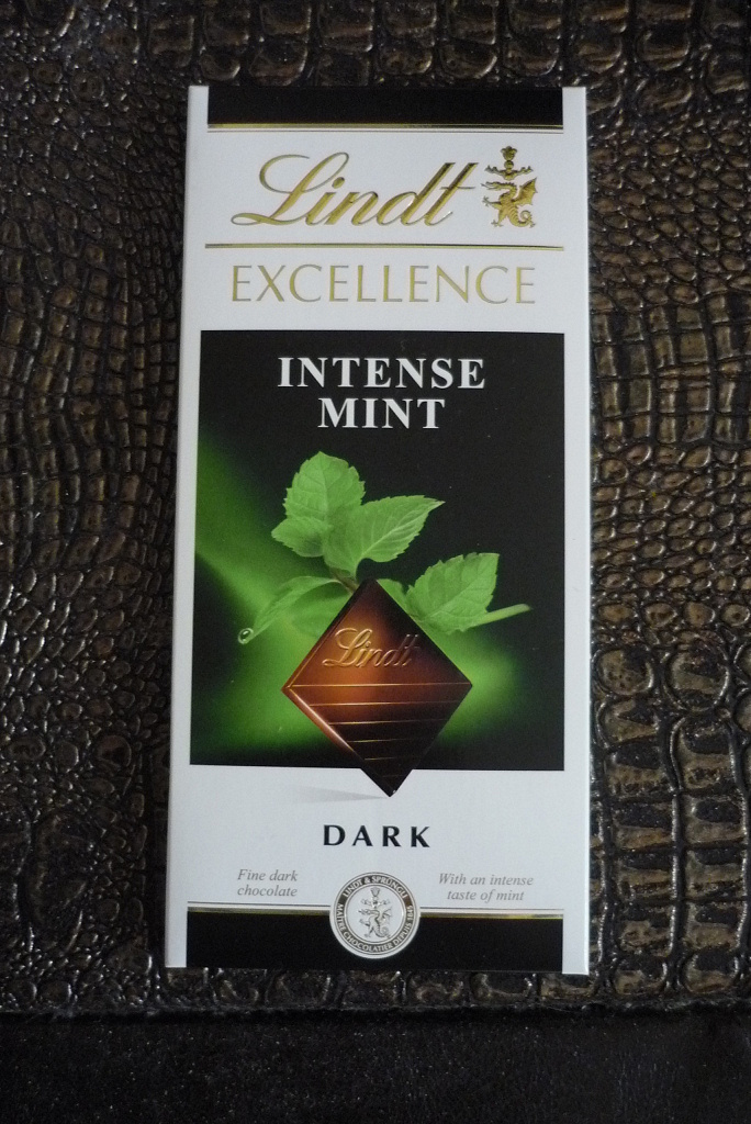 Темный шоколад с мятой. Шоколад Lindt Excellence мята. Шоколад Линдт с мятой. Шоколад с мятой Lindt. Шоколадка Линдт с мятой.