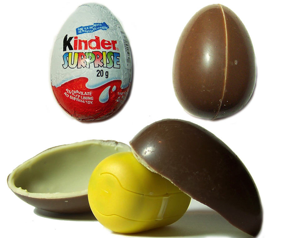 Kinder line. Киндер сюрприз в 90-х годах яйца. Киндер сюрприз 90е яйцо. Шоколадное яйцо Киндер сюрприз. Киндер 2000х яйцо.