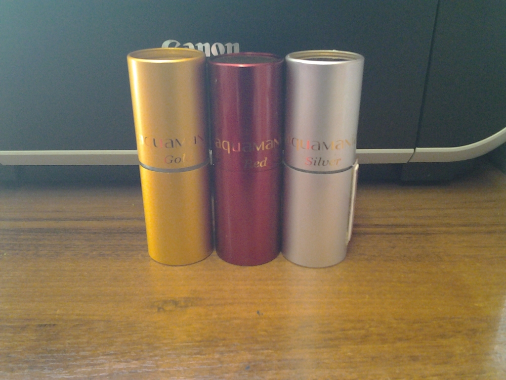 Essential aquamania парфюмерная вода. Туалетная вода голд аквамания. Аквамания dbs region. Aquamania red духи. Аквамания ред духи.