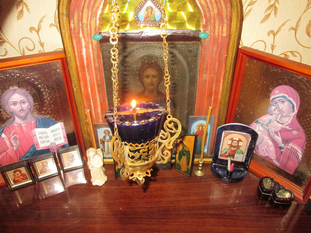 Свечи и Лампады в храме