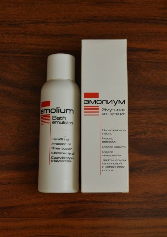 Гели для купания малыша при атопическом дерматите. Эмолиум триактивная эмульсия для купания. Лист лавровый от аллергии у детей. Купание при аллергии у детей. Эмульсия от дерматита.