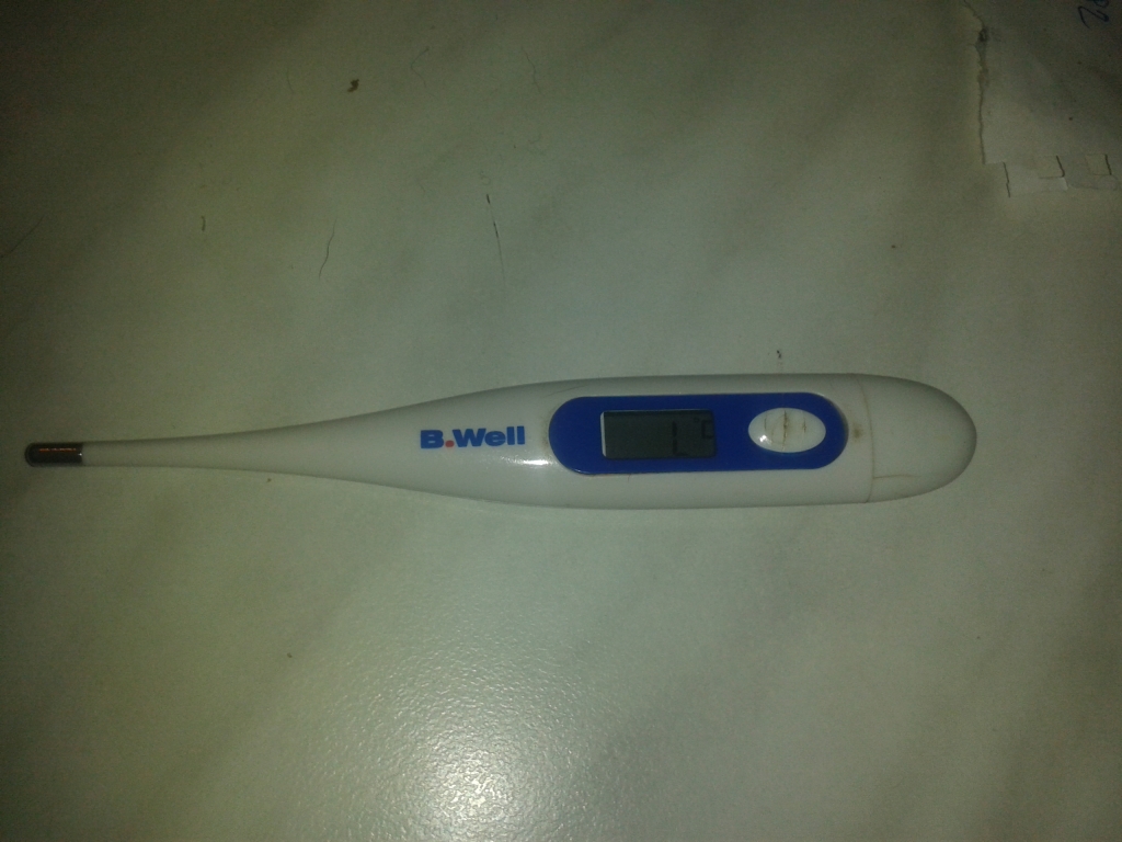 Градусник b well замена батарейки. Термометр электронный тд 521 батарейка. Микролайф термометр мт 1671. Батарейка в градусник little doctor. Как заменить батарейку в электронном градуснике.