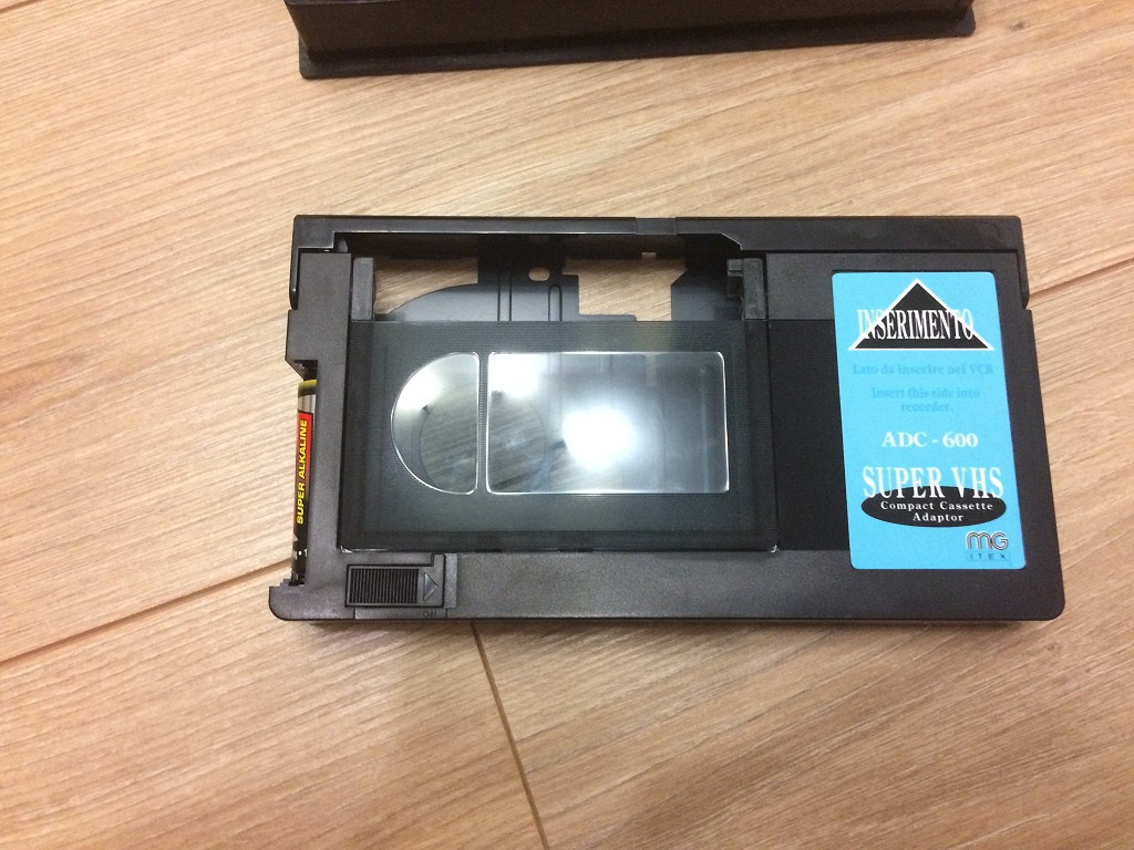 200 кассет. Видеокассета Acme 180. Переходник кассетный кассетный VHS. VHS Mitsubishi видеокассета. Чистые ВХС кассеты.