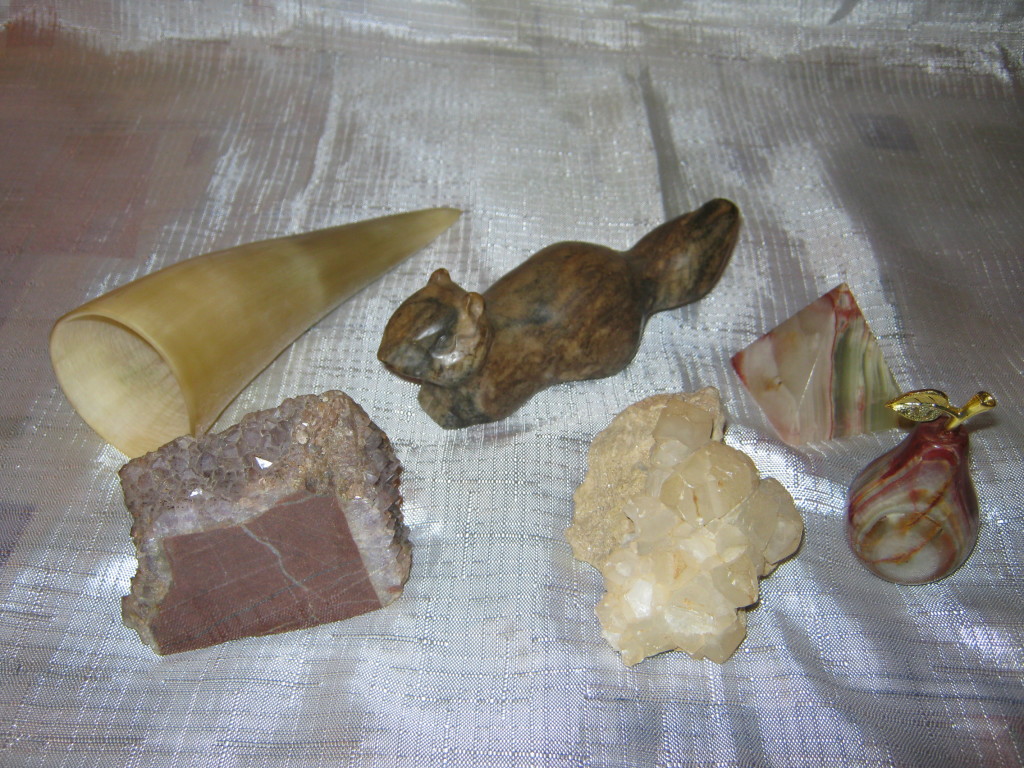 Фигурки из камня и прочее в дар (Москва). Дарудар