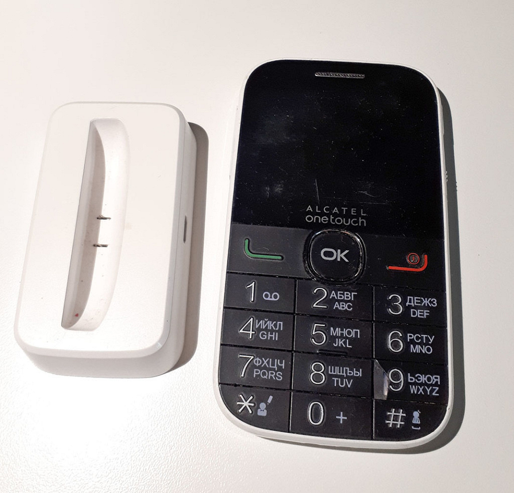 Мобильный телефон Alcatel OneTouch 2004G в дар (Долгопрудный, Москва).  Дарудар