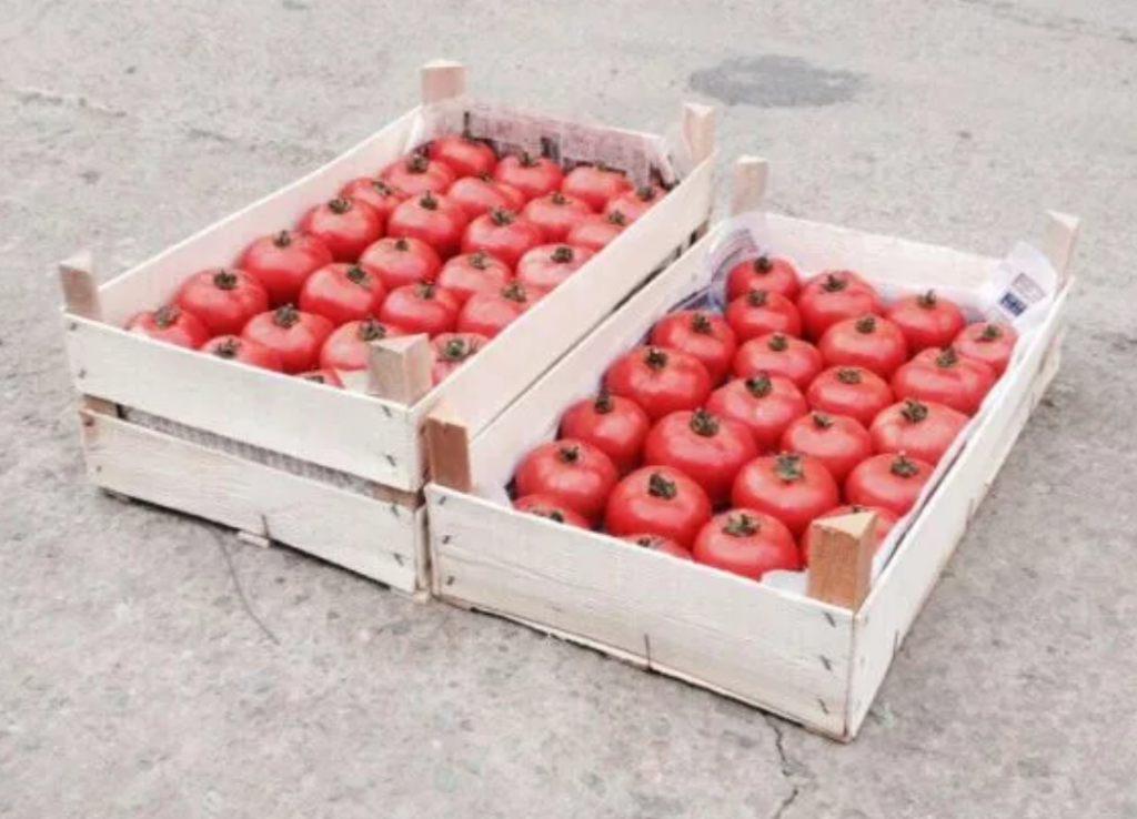 15 ящиков фруктов. Ящик с яблоками. Ящик для фруктов. Фруктовый ящик. Ящики для овощей и фруктов деревянные.