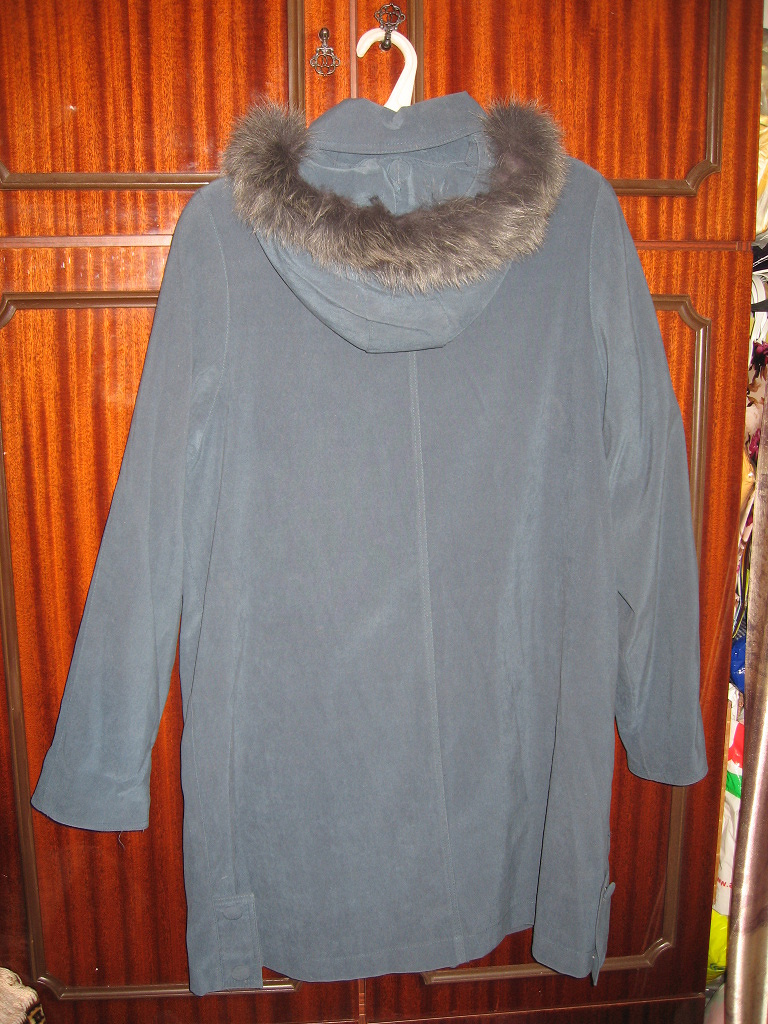 Женское куртка-пальто с капюшоном «New Collection KRAWLAND». На молнии ...