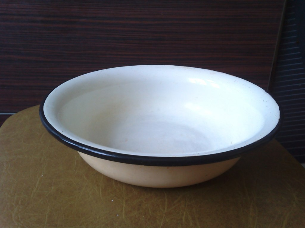Тарелка бу купить. Миска Alba d60. Эмалированная тарелка глубокая. Тарелка эмалированная металлическая. Эмалированные миски.