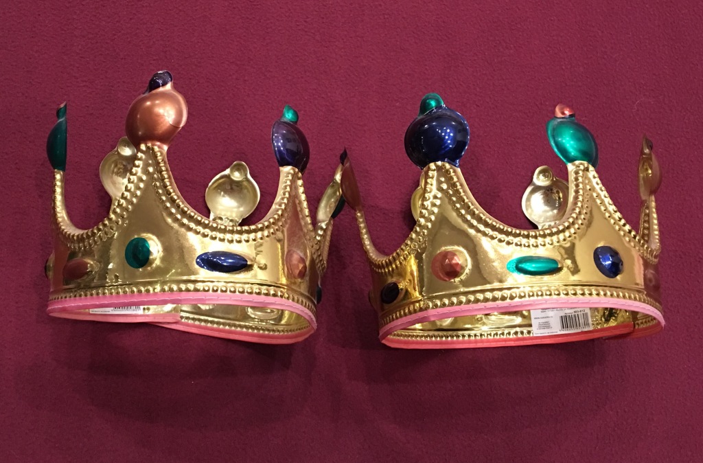 Сайт уральской короны. Корона. Новогодняя игрушка корона. 2 Короны. Корона Урала.