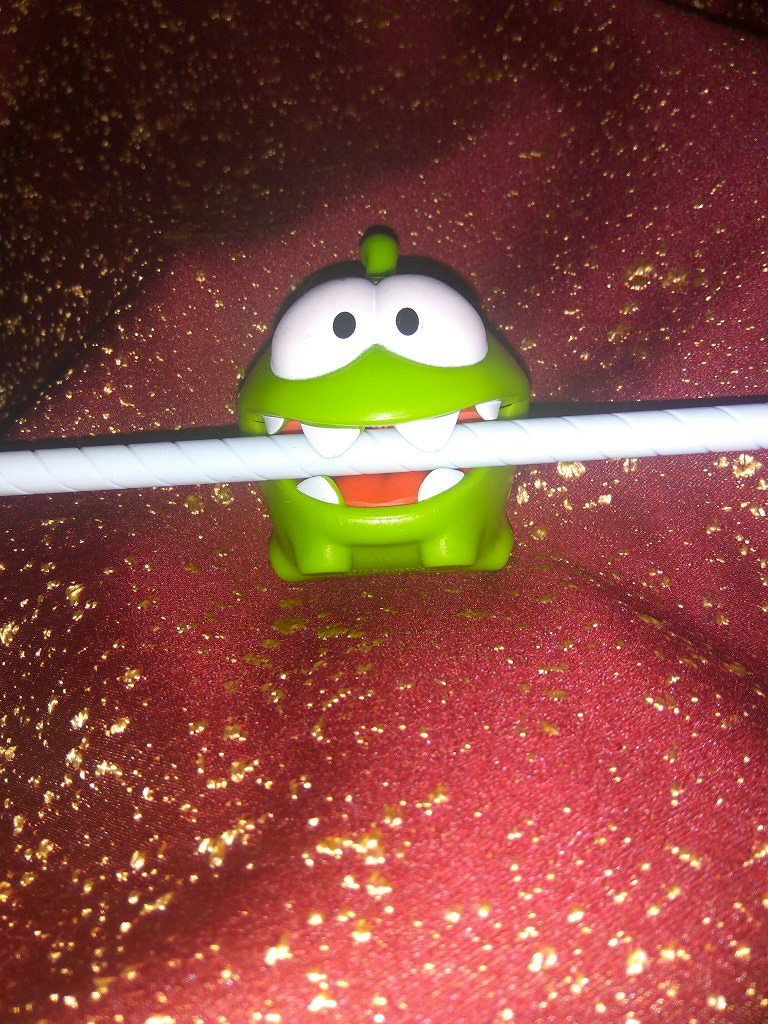 Игрушки ам ням в макдональдсе. Упаковка макдональдс для детей. Ам ням cut the rope игрушка. Ам ням макдональдс. Игрушки ам ням в макдональдсе.