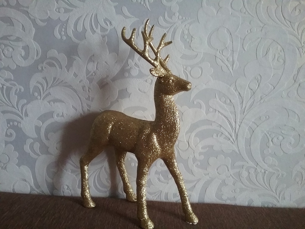 статуэтка "олень". фигура оленя. золотой олень фигурка. олень золотистый. фигурка декоративная "олень".