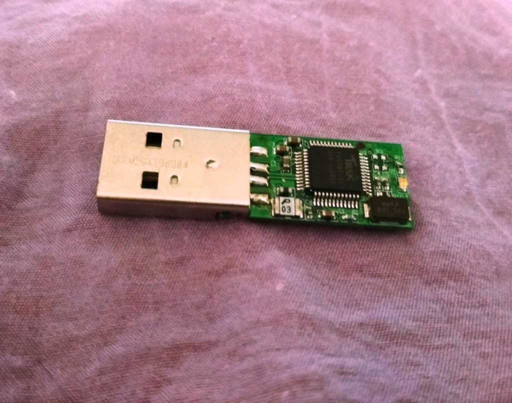 Плата флешки. Юсб флешка без корпуса. Lika флешка 1 ГБ. A605 USB чип. USB флешка на 1 гигабайт.