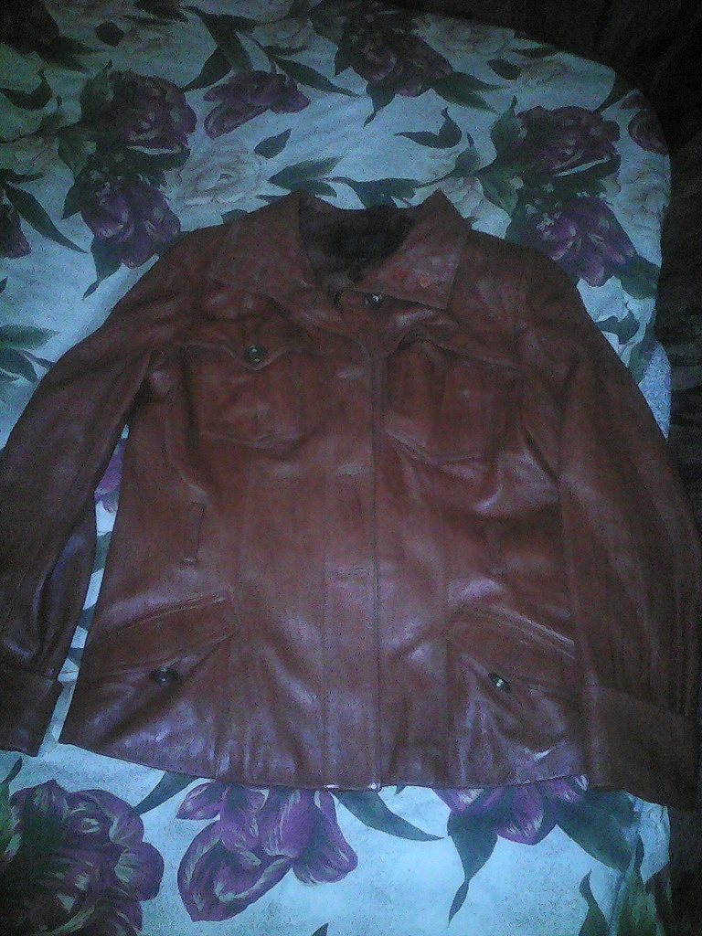 Куртка авито 46 48. Куртки даром женские. Кожаная куртка комиссара женская. Дары куртка кожаная 46-48.