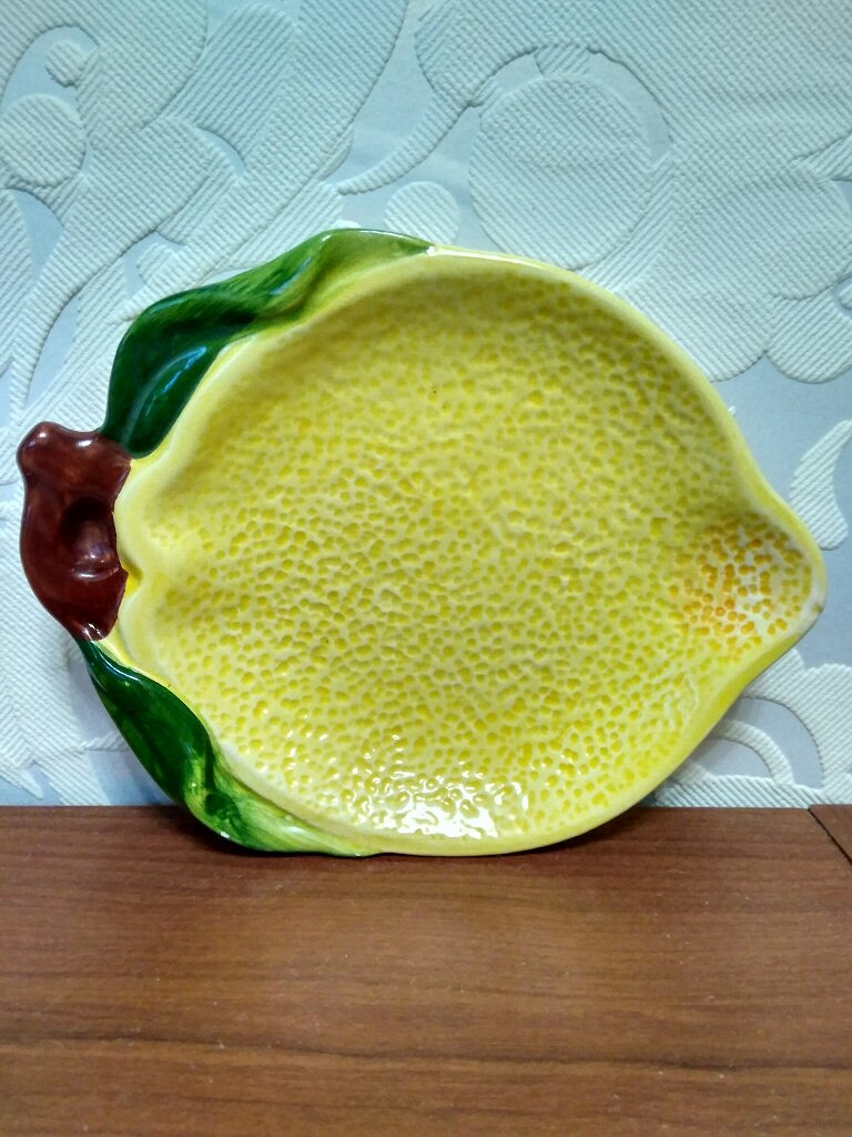 Грудь в форме лимона фото