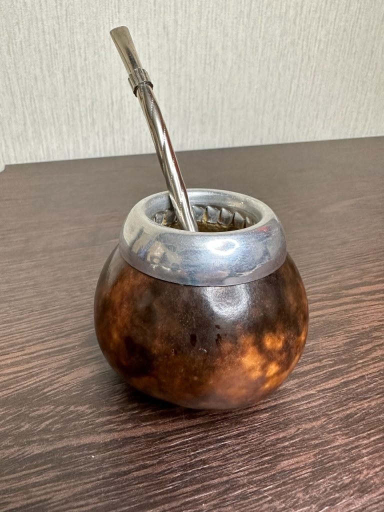 Калебас сосуд для мате аргентина. Yerba mate калебас. Калебас сосуд для мате аргентина. Сосуд для мате 7 букв. Калабас тыква.