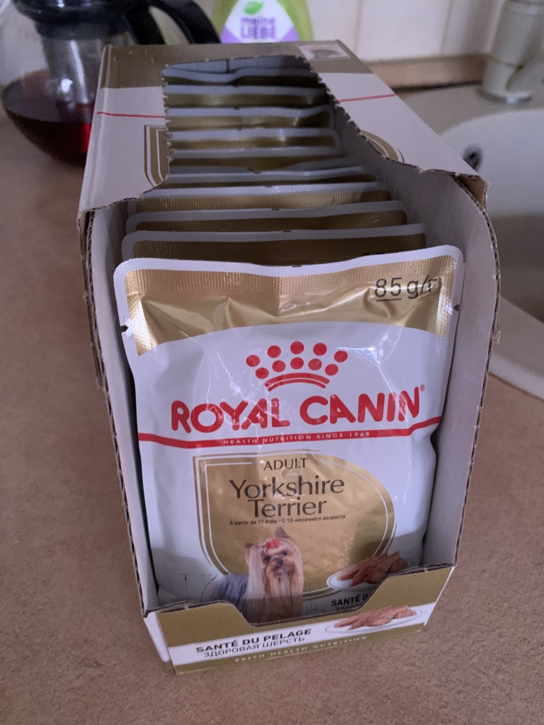 Роял для йорков щенков. Royal Canin паштет для щенков. Royal Canin Йорк паштет. Роял Канин для щенков паштет йоркширского терьера. Royal Canin корм для собак йорков.